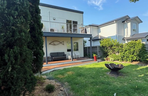 Marlo House | C Views- stunning River and Ocean Views