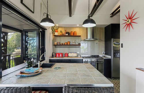 Beechmont Cabin | Cabane Treehouse Retreat With Mountain Views