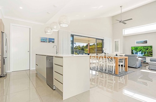 Bogangar House | Cabarita Reef House - Mineral Pool, River & Beach!