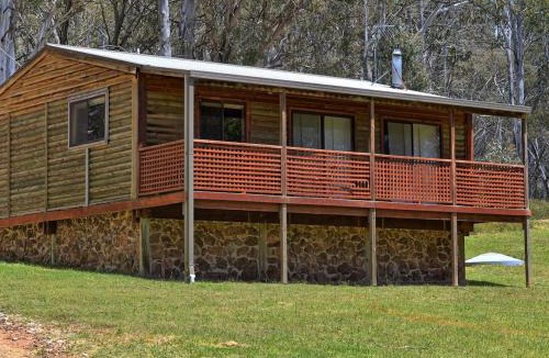 Adaminaby House | Cabin 3 - Snowy Accommodation
