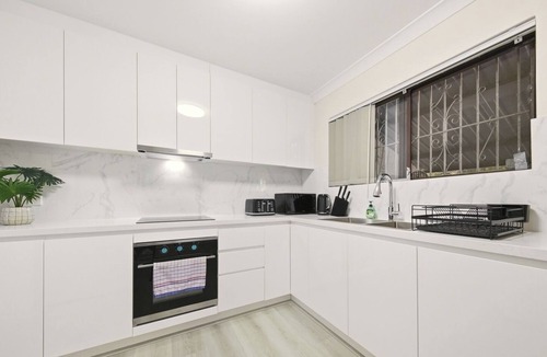 Cabramatta House | Cabramatta | Spacious 3 Bedroom Family Townhouse