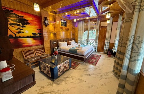 Naggar Hotel | Cafe Saffron Sips & Stays