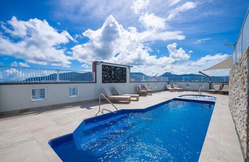 Cairns Central Business District Hotel | Cairns Central Getaway - A Sleek City Studio