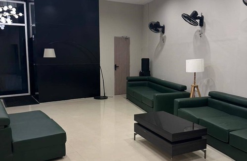 Injambakkam Hotel | Calicut Restaurant & Rooms