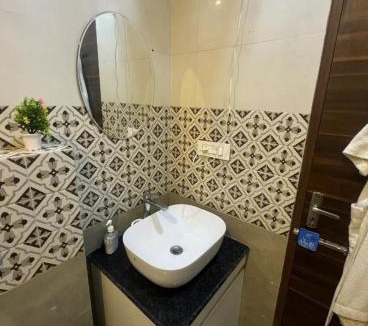 Hardoi Hotel | Califin guest house