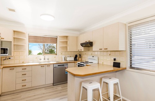 Callala Beach House | Callala On King - Pet Friendly - Swimming Pool