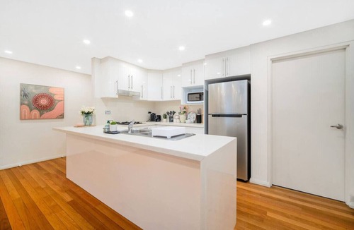 Camperdown Apartment | Camperdown Easy Access Close to USYD &RPA