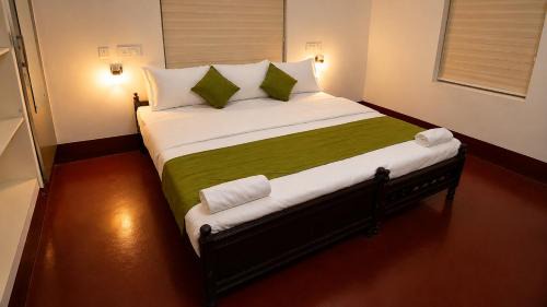 Athirapally House | Canorix Inn
