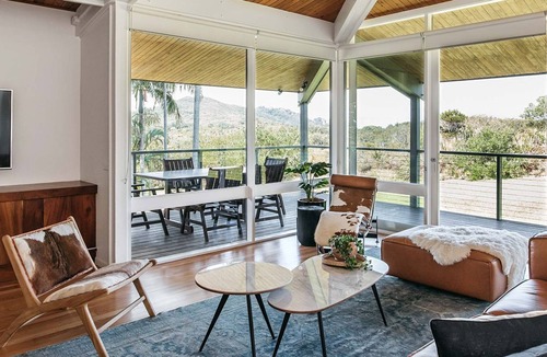 Byron Bay House | Cape Breeze - 5 BR home with headland views