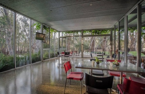 Lower Moira House | Cape Horn Vineyard 5 Bedroom House Riverfront
