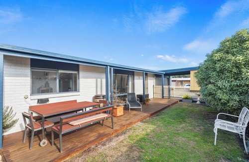 Capel Sound House | CapelHelm by Ready Set Stay- Sleeps 5 Guests