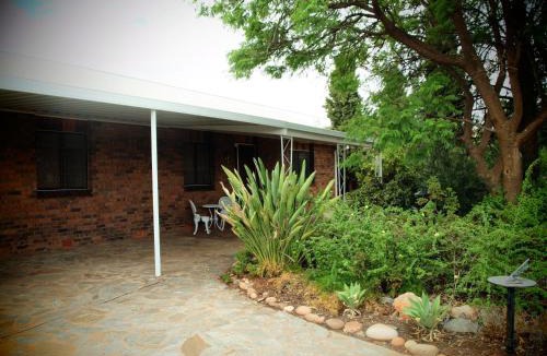 Broken Hill House | Capon Cottage