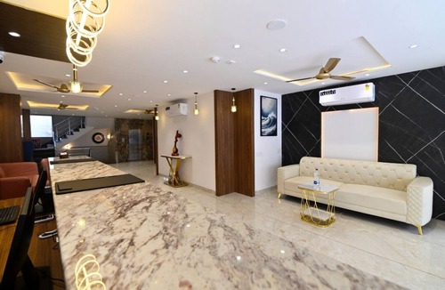 Indore Hotel | Carry Plus Hotel