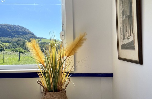 Kangaroo Valley Apartment | Casa Azure - quaint studio with a mediterranean touch