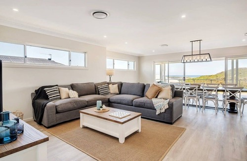 Catherine Hill Bay House | Casa Bel - Pool Table- 2 Minutes to Beach.