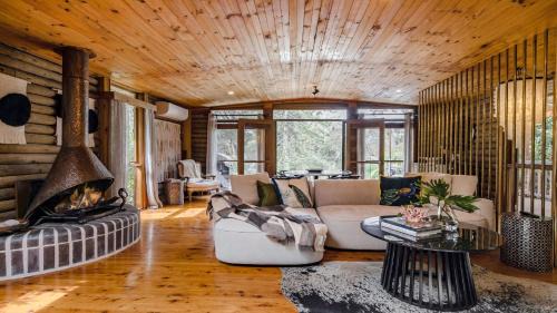 Pearl Beach House | Casa Costera-Heated Magnesium Pool, Walk To Beach