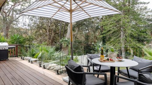 Pearl Beach House | Casa Costera-Heated Magnesium Pool, Walk To Beach