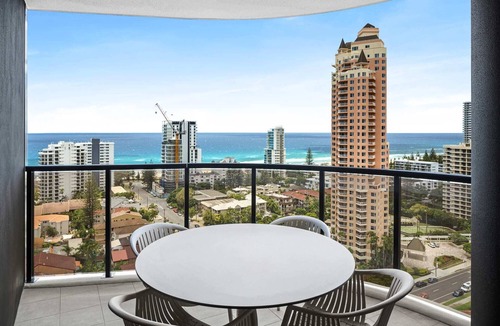 Broadbeach Apartment | 『CASSA ENC0RE』- Stylish | Prime 2-BR