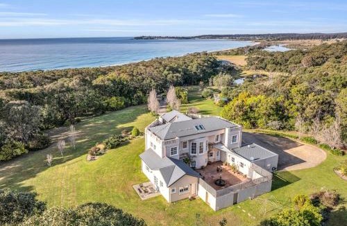 Wallaga Lake House | Castle by the Sea - Tilba Road 26