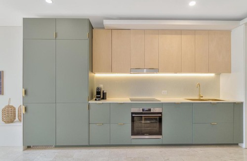 Casuarina Apartment | Casuarina Drift - Stylish Santai Studio by uHoliday