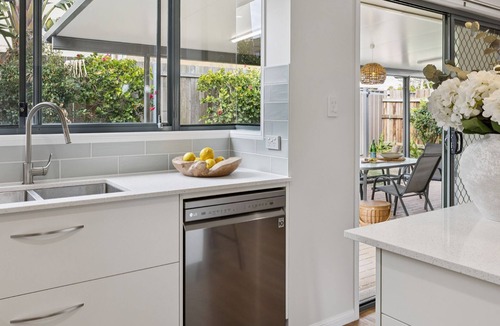 Yamba Apartment | Catalina Court Unit 7 - Only Steps from Pippi Beach - Holiday Yamba