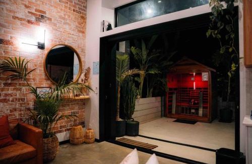 Coffs Harbour House | Catalyst Retreat - Stylish, Pets, Accessible, Sauna