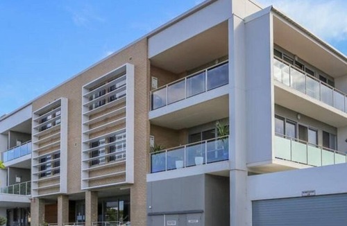 Caves Beach Apartment | Caves Beach Retreat - close to beach and shops