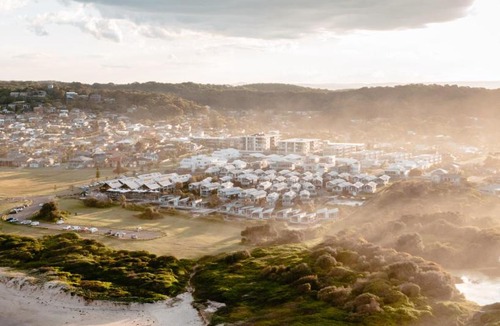 Caves Beach Hotel | Caves Coastal Bar & Bungalows