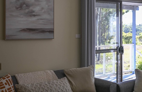 Pokolbin Cabin | Cedar Cabin 1 - 2 bedroom with 1 x queen and 1 King or 2 king singles + sofa bed