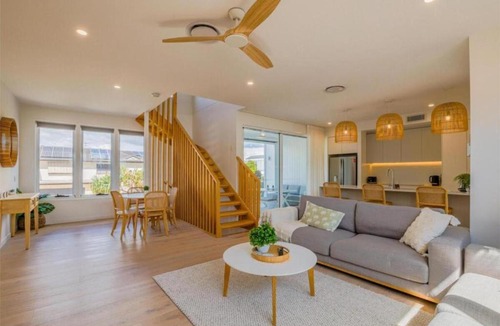 Burleigh Heads House | Cedar Sands Hideaway - 3BRM Home