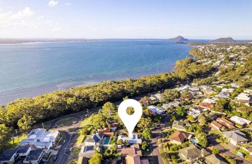 Corlette House | Celeste, 26 Bonito Street - Tranquil, Stylish & Pet friendly