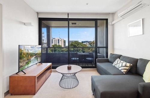 Carlton South Apartment | Central 1-Bed Apartment with Secure Parking