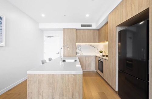 Broadbeach Apartment | Central 1 Bedroom Holiday Unit (No Parking) - Q Stay
