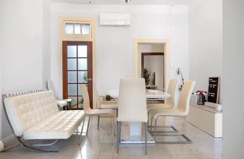 Potts Point House | Central 4 BDRM Terrace with Office