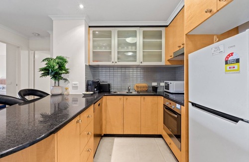 Braddon Apartment | Central Apartment with Underground Parking