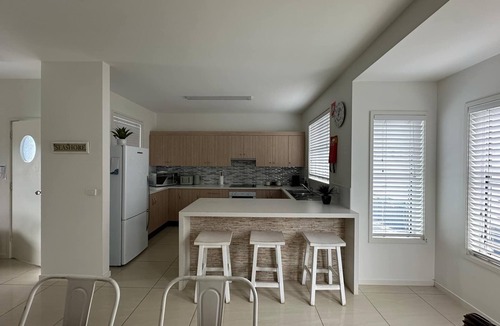 North Batemans Bay Apartment | Central Batemans Bay, walk to restaurants and cafes, or relax in the pool