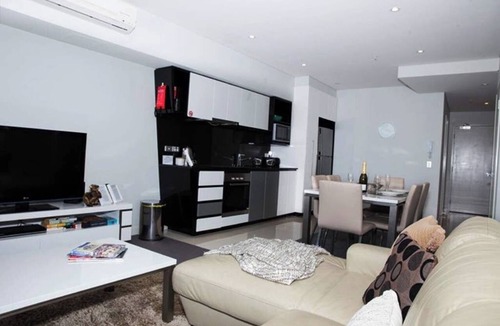 Perth Central Business District Apartment | Central CBD EXEC Stunning View Wifi Netflix Wine