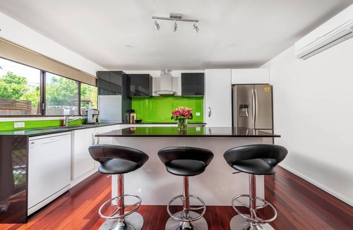 Narrabundah House | Central, Classic, Spacious Home+ Separate Studio