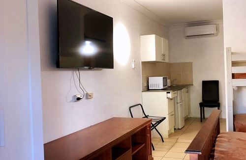 Long Jetty Hotel | Central Jetty Motel