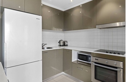 City West Apartment | Central Lakeview Apartments