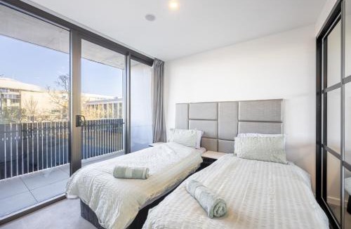 City West Apartment | Central located 2 bedroom Apartment in Canberra with Parking