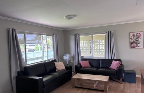 Atherton House | Central, Tidy and Private 3 Bedroom