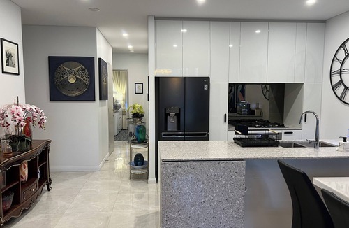 Mascot Apartment | Centre of town