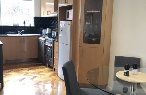 Caulfield North Apartment | Character, comfort and convenience in Caulfield Nth