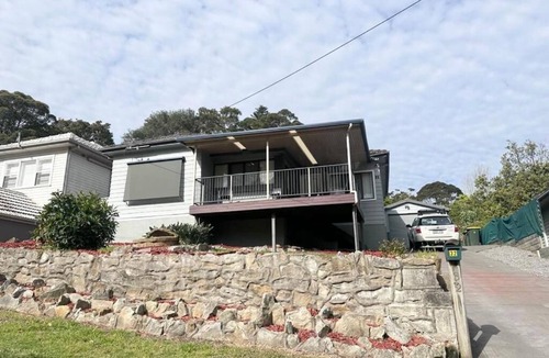 Charlestown House | Charlestown Central 5 Bedrooms Front House