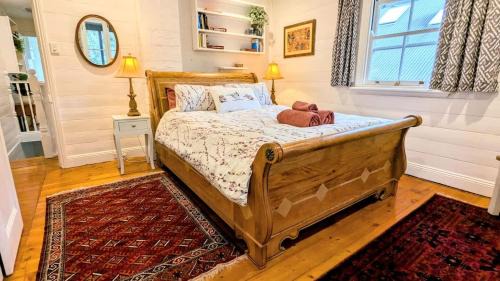 Waverton House | Charm & History 3bdr Cottage in Waverton, close to harbour views