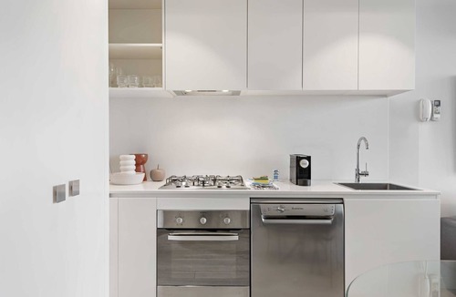 Collingwood Apartment | Charming 1-Bed Apartment with a Balcony