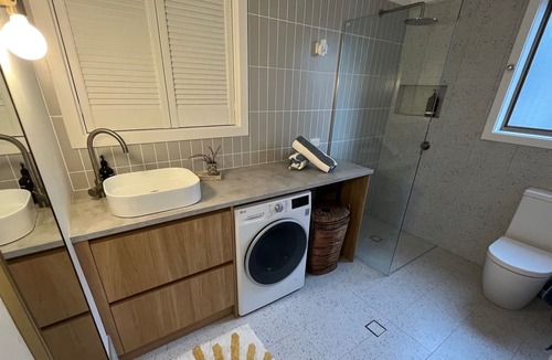 Scotts Head Apartment | Charming 1 bedroom apartment by the sea - 4 mins from everything