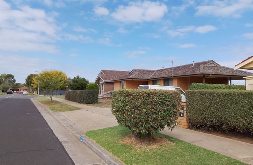 Werribee House | Charming 3-Bedroom Holiday Home Near Werribee Park