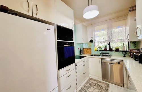 Randwick Apartment | Charming apartment with green aspects in vibrant Randwick